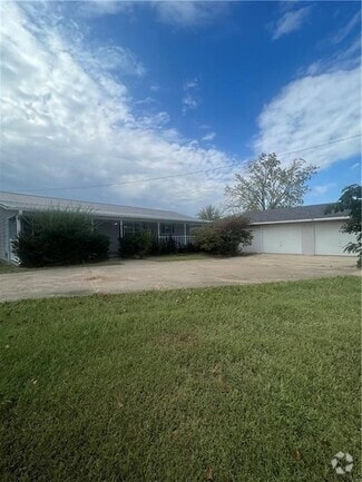 Building Photo - 199 Madison 8112