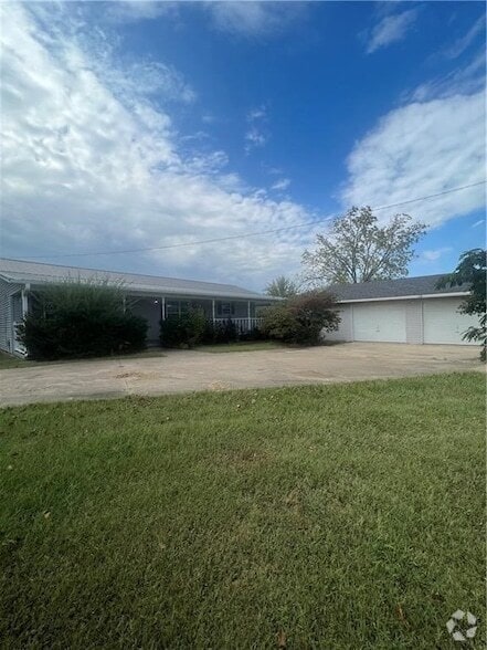 Building Photo - 199 Madison 8112