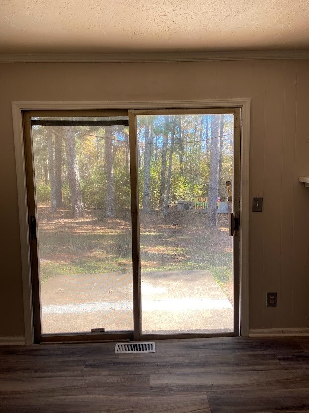 Building Photo - 2348 Carrollton Villa Rica Hwy