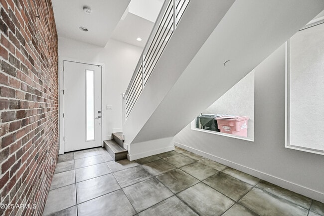 Building Photo - 6842 E ORION Dr