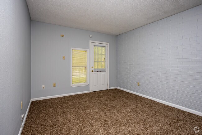 1BR, 1BA - 541SF - The Palms Apartments