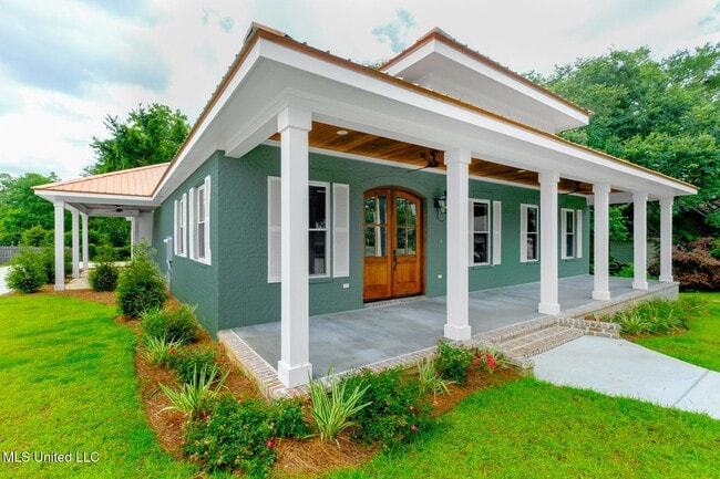 Building Photo - 5 Hanging Oak Cir