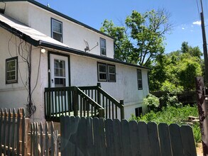 Building Photo - 706 S 25th St