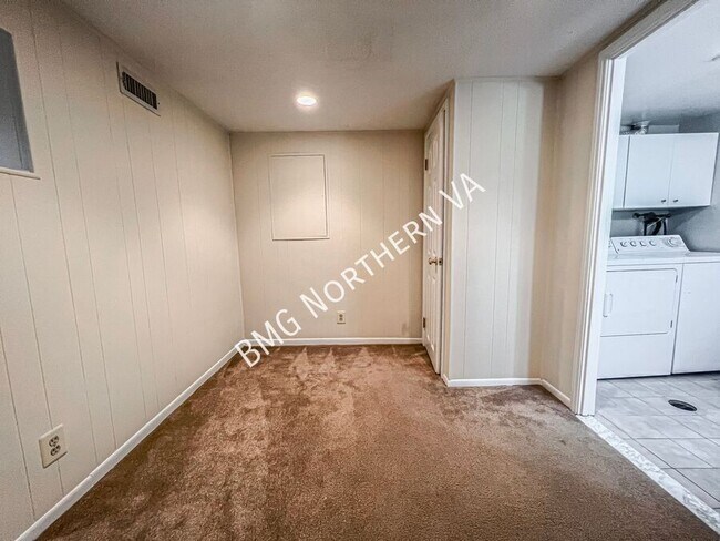Building Photo - 4840 S 28th St