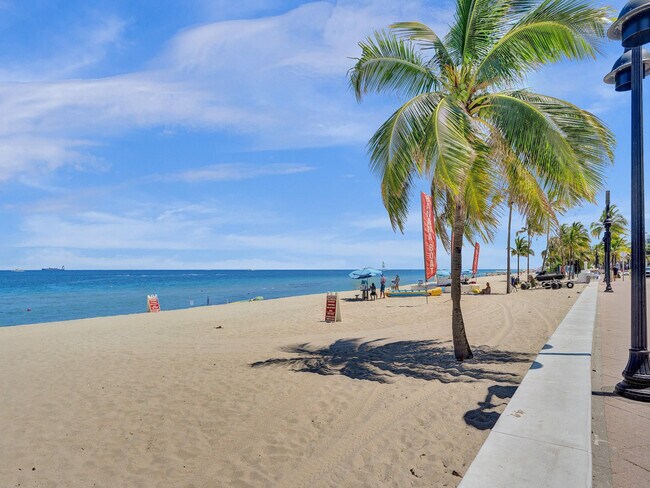 Building Photo - 209 N Fort Lauderdale Beach Blvd