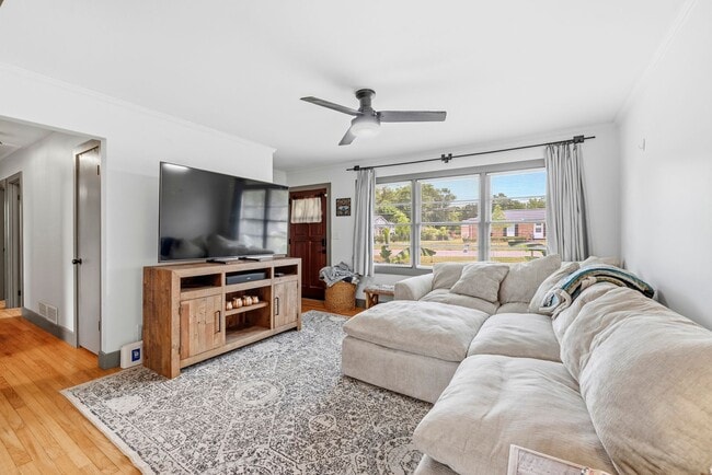 Building Photo - Updated 3 Bedroom Ranch! **APPLICATION FEE WAIVED** Call for details.