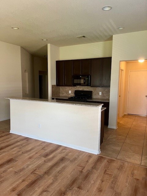 Building Photo - 1323 Kaliste Meadow Dr