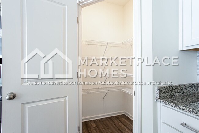 Building Photo - 1086 Feldman Chase