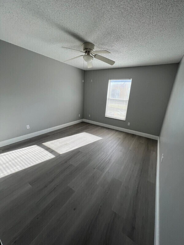 Building Photo - 36 Sandalwood Ct