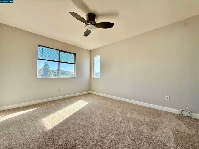 Building Photo - 4431 Meadow Valley Cir