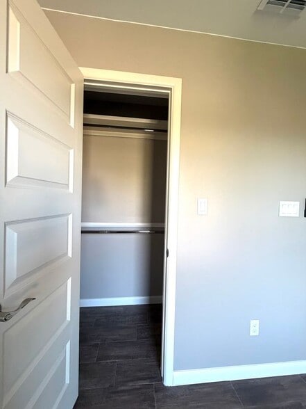 Building Photo - 3411 Elmira Ave