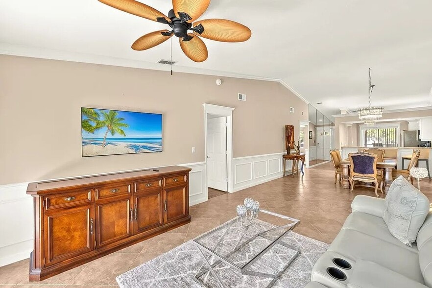 Building Photo - 2202 Hidden Lake Dr