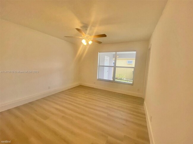 Building Photo - 2 br, 2 bath House - 1005 NE 2nd St # 1