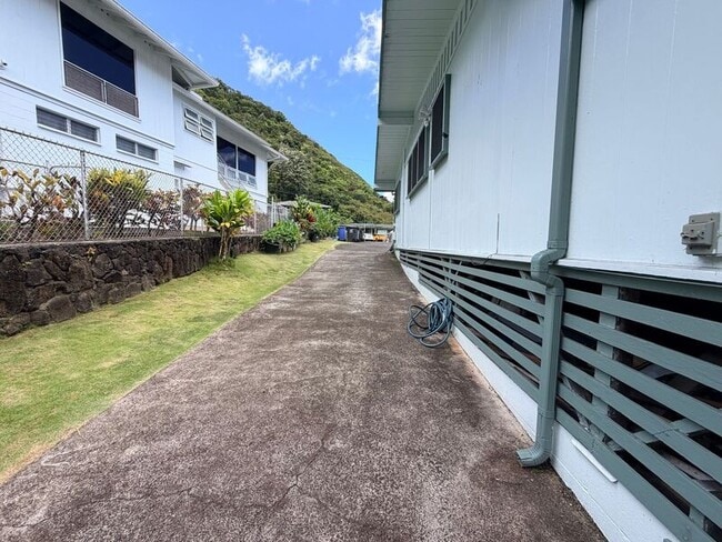 Building Photo - 1638 Ala Mahina Pl