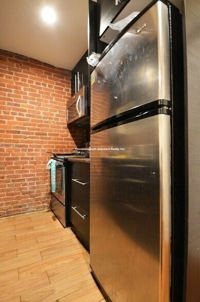 Building Photo - 1203 Beacon St