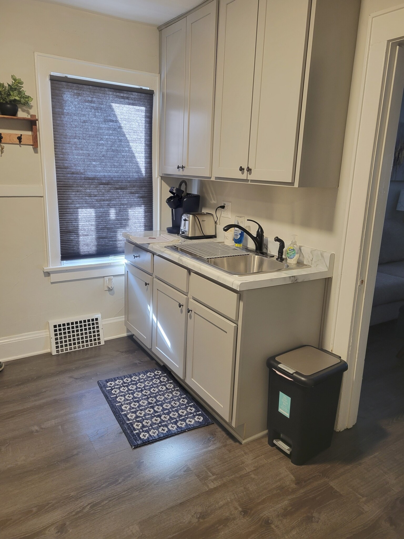 Building Photo - 156 N 75th St