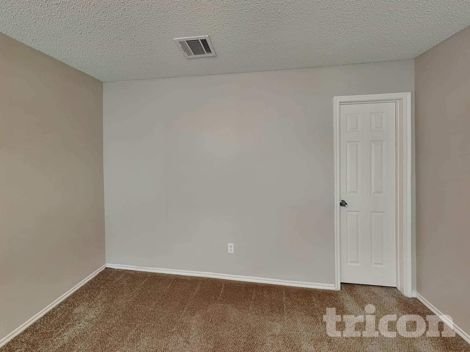 Building Photo - 210 Vivian Dr