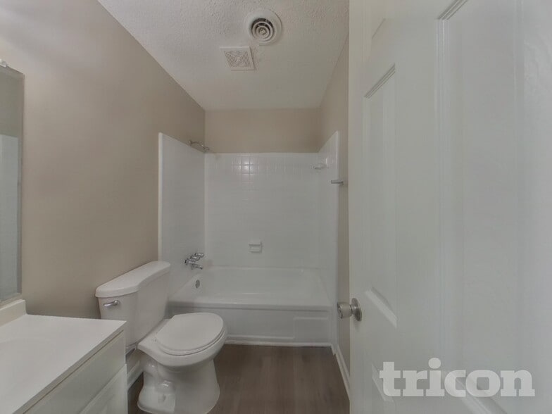 Building Photo - 2308 S Partridge Cir