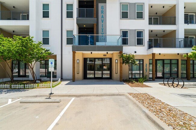 Building Photo - 4801 Springdale Rd