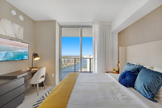 Building Photo - 4010 S Ocean Dr