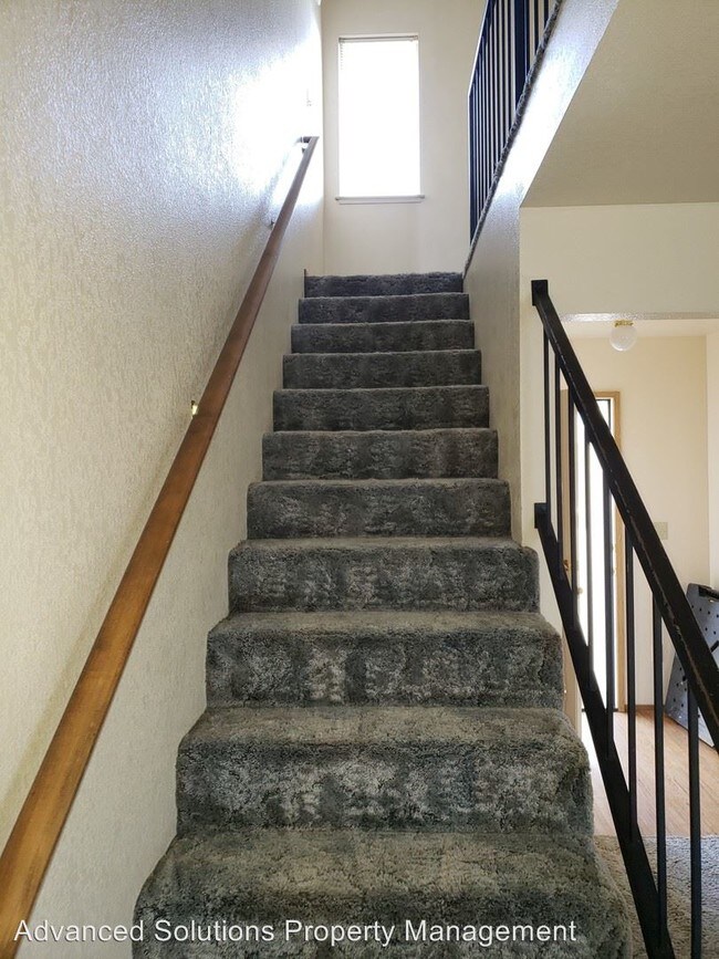 Building Photo - 5391 Valleyridge Dr