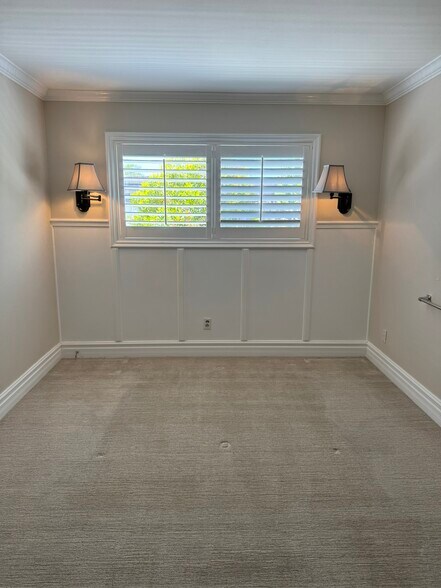 Building Photo - 304 Portland Cir