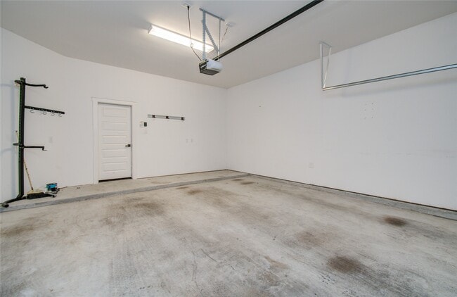 Building Photo - 18150 Moonlit River Dr