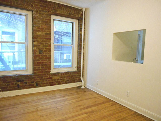 Interior Photo - 170-172 Spring Street