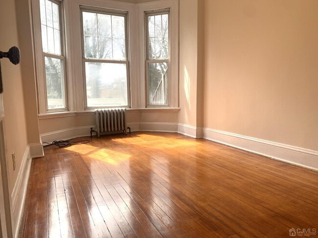 Building Photo - 207 Woodbridge Ave