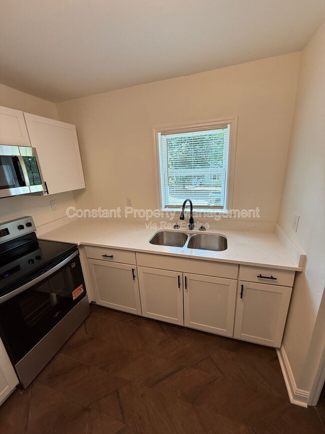 Building Photo - 139 Woodward Ct