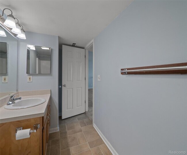 Building Photo - 101 Fieldcrest St