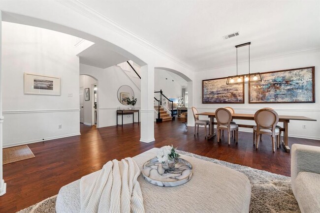 Building Photo - 1230 Ventura Canyon Dr