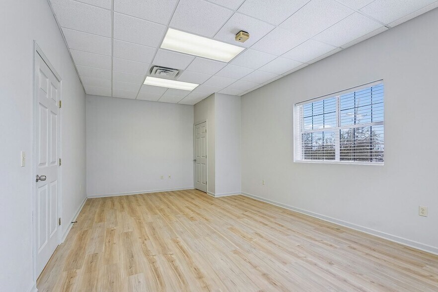 Building Photo - 1616 L and A Rd