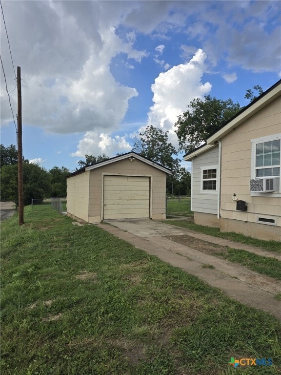 Building Photo - 2116 W Avenue D