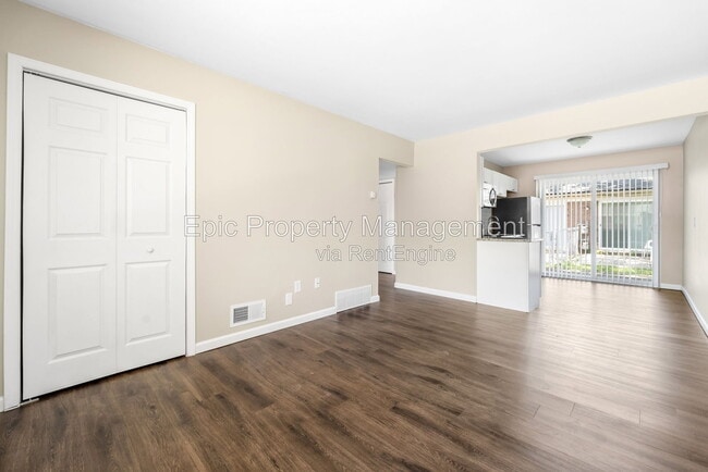 Building Photo - 1032 Montie Rd