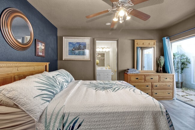 Building Photo - 4274 Gillot Blvd