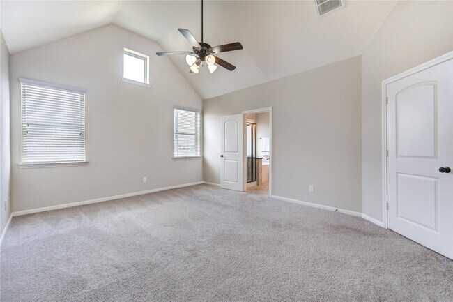 Building Photo - 12130 La Strada St