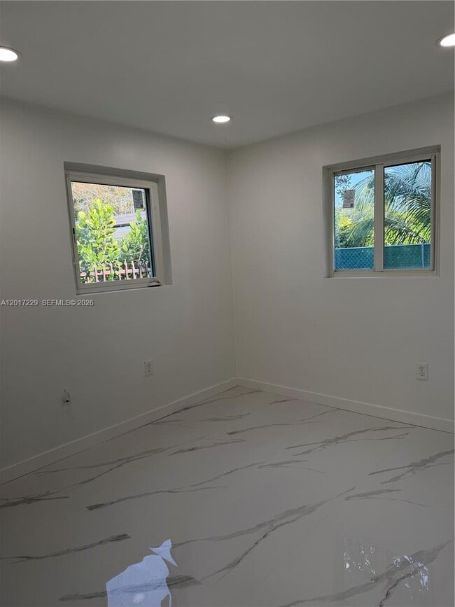 Building Photo - 6091 SW 64th Terrace