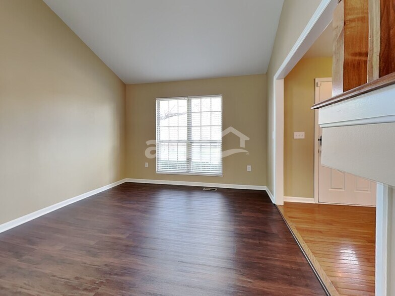 Building Photo - 823 Wingate Dr