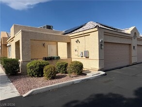 Building Photo - 5320 Fieldstone