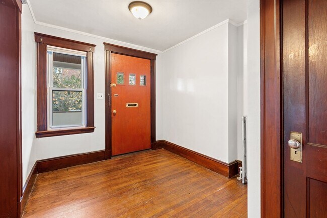 Building Photo - 7 Rockwell St