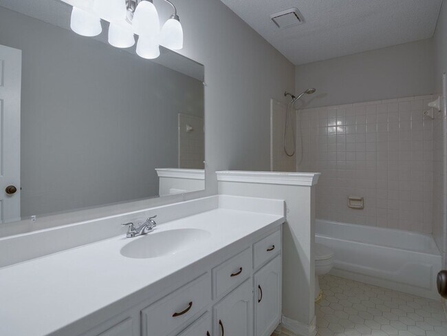 Building Photo - Renovated in Germantown Trails!