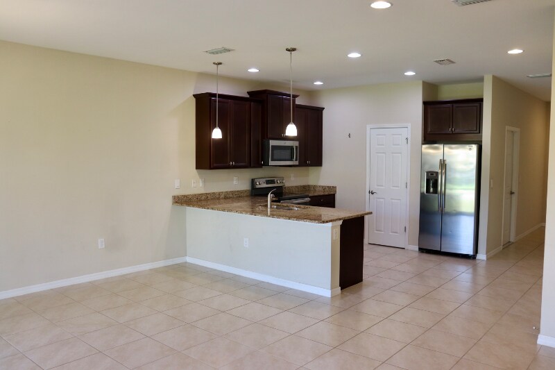 Building Photo - 10820 Alvara Point Dr