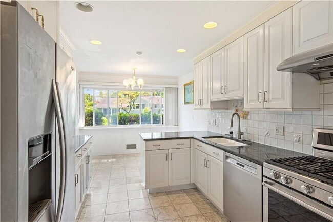 Building Photo - 372 Heathcote Rd