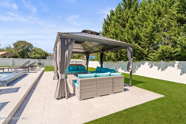 Building Photo - 24 Valley Forge Rd