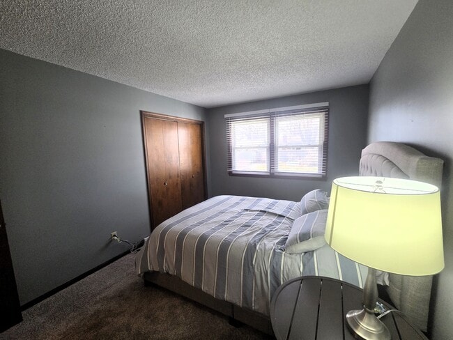 Building Photo - 3345 S Jefferson Ave