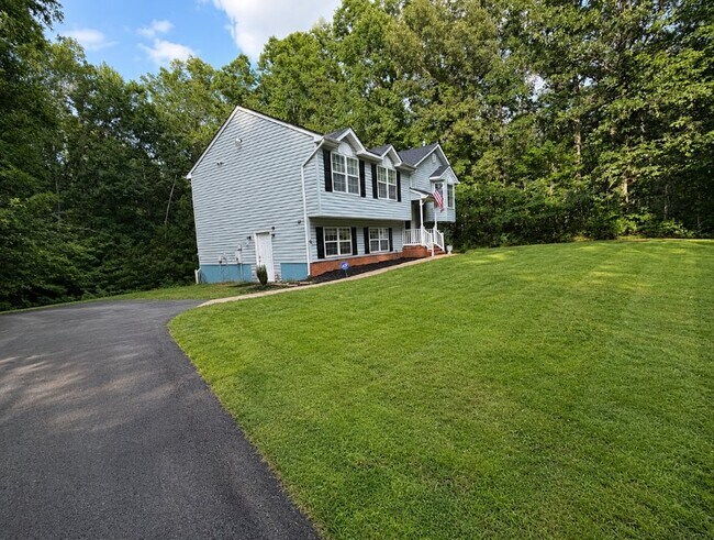 Building Photo - 6811 Sawmill Cir