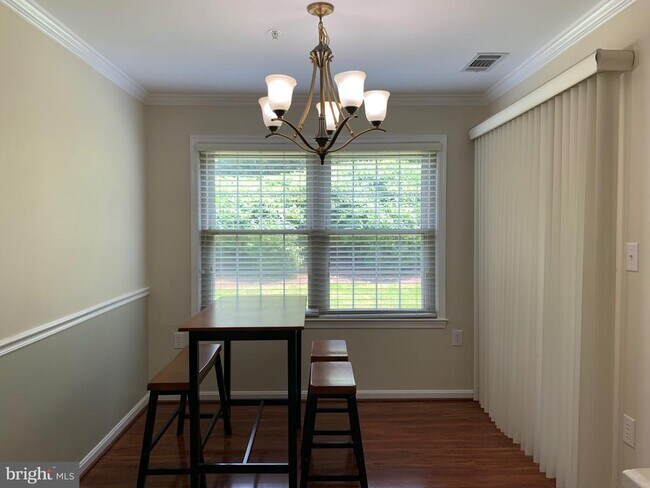 Building Photo - 800 Amber Tree Ct