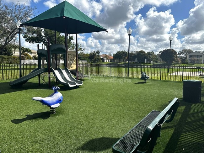 Building Photo - 155 Bella Vista Way