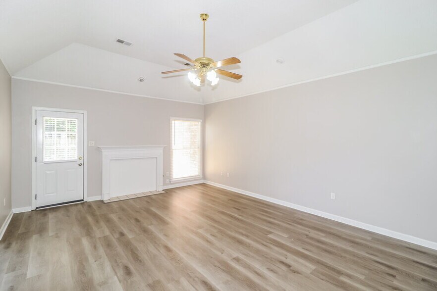 Building Photo - 7567 Dexter Grove Dr